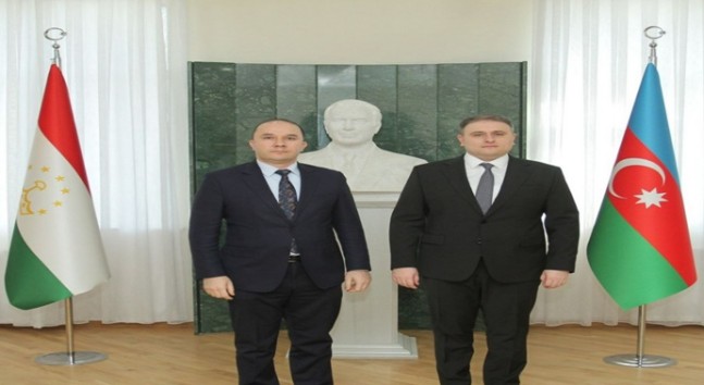 Büyükelçinin Azerbaycan Savunma Sanayii Bakanı ile görüşmesi