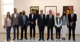 Cumhurbaşkanı Ersin Tatar, Portreler, Stiller ve Hikâyeleri Projesi’nin sergi açılışını yaptı