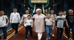 Emine Erdoğan, savaş mağduru Ukraynalı çocuklarla iftarda bir araya geldi