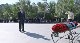 Глава государства почтил память жертв политических репрессий и голода