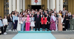 Cumhurbaşkanı Erdoğan, Novi Pazar Türk Kültür Merkezi öğrencilerini kabul etti