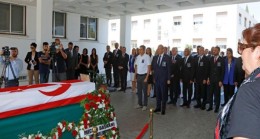 Cumhurbaşkanı Ersin Tatar, vefat eden kurucu meclis üyesi Lütfi Özter için Cumhuriyet Meclisi bahçesinde düzenlenen törene katıldı