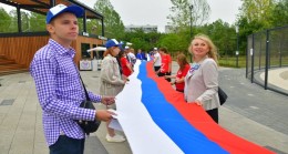 Ко Дню государственного флага России московские единороссы организовали спортивный фестиваль и автопробег