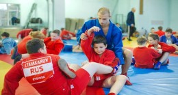 «Единая Россия» в рамках партпроекта «Zа самбо» провела открытые тренировки по самбо по всей стране