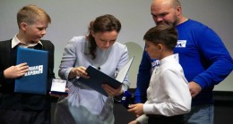 «Молодая Гвардия Единой России» наградила 25 детей медалями «Юный герой»