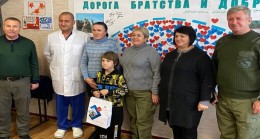 Сторонники «Единой России» в Волгоградской области подарили ребёнку из ЛНР слуховой аппарат