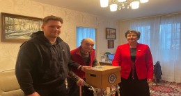 Депутаты «Единой России» поздравили ветеранов с Новым годом и Рождеством в регионах