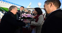 Президент Узбекистана Шавкат Мирзиёев прибыл в Кыргызстан с государственным визитом