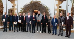 Cumhurbaşkanlığı Halk Konseyi’nin oluşumuna yönelik üçüncü toplantı gerçekleştirildi. Cumhurbaşkanı Tatar   “Tek ses, tek yürek ve bir bütün olarak hareket etmek önemli”