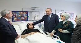 Cumhurbaşkanı Erdoğan, depremzede çocukları hastanede ziyaret etti