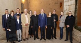 Cumhurbaşkanı Ersin Tatar, 25. Kuzey Kıbrıs Uluslararası Bellapais Müzik Festivali kapsamında gerçekleşen flüt ve piyano resitalini izledi