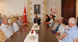 Cumhurbaşkanı Ersin Tatar, Kuzey Kıbrıs Türk-İngiliz Derneği heyetini kabul etti