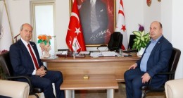 Cumhurbaşkanı Ersin Tatar, Yenierenköy-Dipkarpaz Belediye Başkanı Hamit Bakırcı’yı ziyaret etti