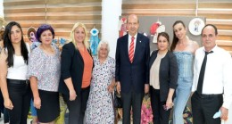 Cumhurbaşkanı Tatar, köy kadın kursu sergisini gezdi