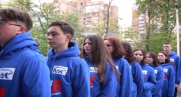 Birleşik Rusya Genç Muhafızları ve DPR Gençlik Parlamentosu aktivistleri bağışçı oldu