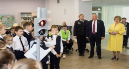 Birleşik Rusya’nın yardımıyla Voronej okulunda interaktif bir yol güvenliği sınıfı açıldı