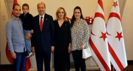 Cumhurbaşkanı Ersin Tatar ve eşi Sibel Tatar, halkla bayramlaştı