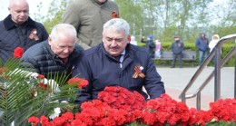 Mitingler, konserler, ağaç dikimi: Birleşik Rusya, Zafer Bayramı’nda ülke çapında etkinlikler düzenliyor