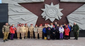 Murmansk bölgesinde Birleşik Rusya, okul çocukları için Zafer Vadisi anıtına bir gezi düzenledi