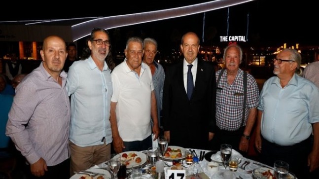 Cumhurbaşkanı Ersin Tatar dün akşam, AKOL Group tarafından organize edilen Kıbrıs Türk Futbol Efsaneleri Gecesi’ne katıldı
