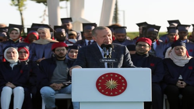 Cumhurbaşkanı Erdoğan, İbn Haldun Üniversitesi Mezuniyet Töreni’ne katıldı