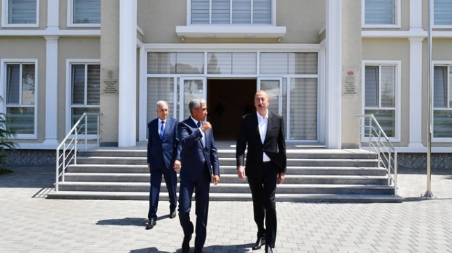 İlham Aliyev, Samukh’ta inşa edilen Sarkar köyü çocuk müzik okulunun yeni binasının açılışına katıldı