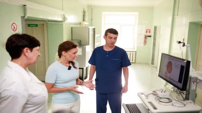 Birleşik Rusya, Donbass’taki sağlık kurumlarına insani yardım bağışladı