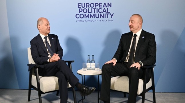 İlham Aliyev Oxford’da Almanya Başbakanı Olaf Scholtz ile görüştü