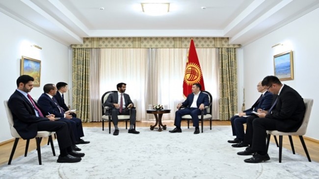 Президент Садыр Жапаров принял министра экономики ОАЭ Абдуллу бин Таук Аль-Марри
