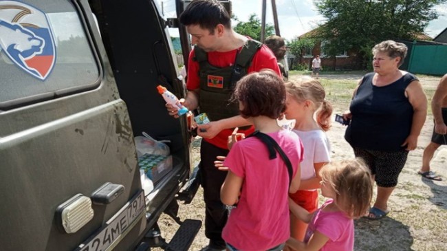 Более 27 тысяч жителей Волчанского района Харьковской области получили помощь в гумцентре «Единой России» за месяц