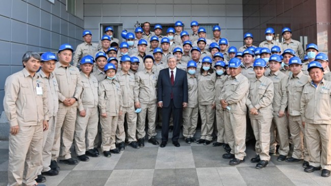 Президент посетил Шымкентский нефтеперерабатывающий завод