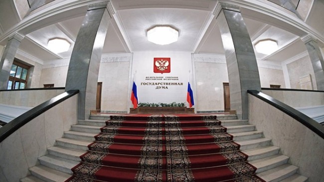 Госдума приняла в первом чтении законопроекты «Единой России» о праве добровольцев на компенсацию услуг связи и отмене НДФЛ с неё