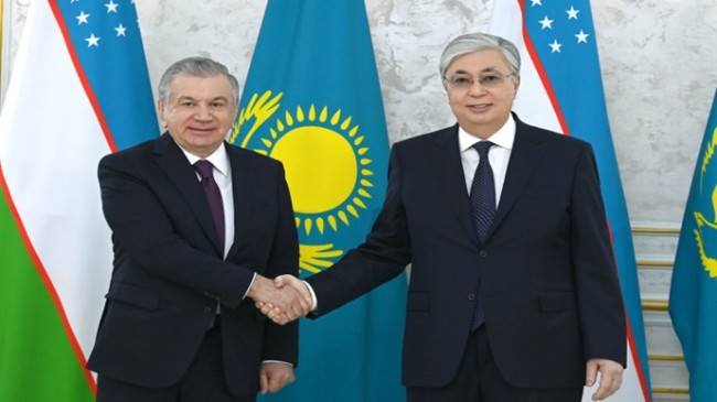 Мемлекет басшысы Қасым-Жомарт Тоқаев Өзбекстан Президенті Шавкат Мирзиёевпен кездесті