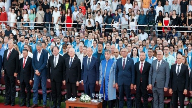 Cumhurbaşkanı Tatar, LAÜ mezuniyet töreninde konuştu