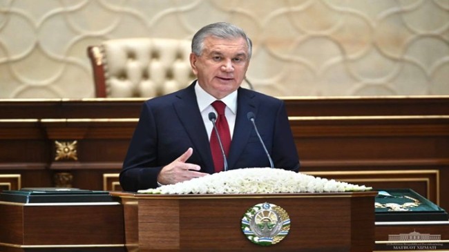 Özbekistan’ın seçilmiş Cumhurbaşkanı göreve başladı