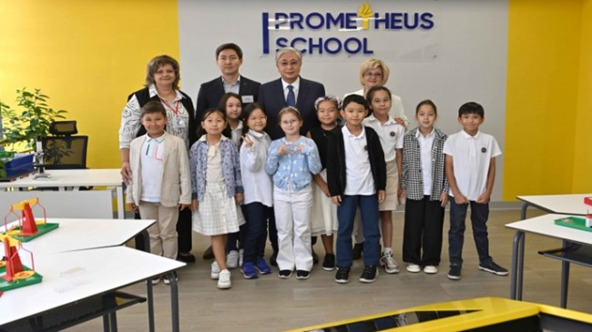 Devlet başkanı Prometheus Okulu’nu ziyaret etti