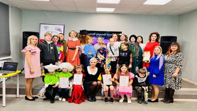 Birleşik Rusya, Buguruslan’da seferber olan Orenburg sakinlerinin çocukları için bir kütüphane araştırması düzenledi