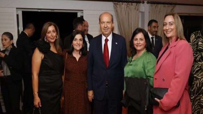 Cumhurbaşkanı Ersin Tatar Sydney’de, Türkiye Cumhuriyeti Büyükelçisi Ufuk Gezer tarafından onuruna düzenlenen resepsiyona katıldı
