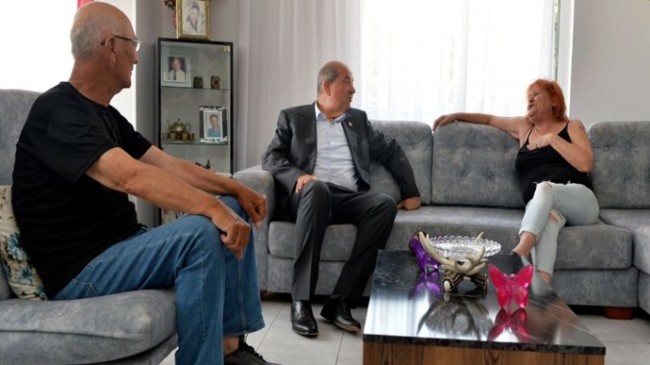 Cumhurbaşkanı Ersin Tatar, TMT mücahidi, gazi ve şehit yakınlarını ziyaret etti: