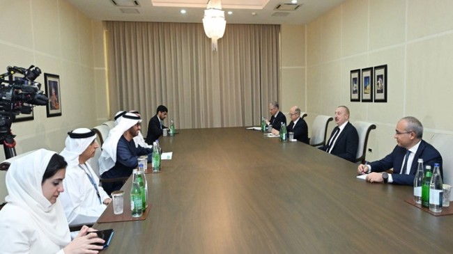 İlham Aliyev, Birleşik Arap Emirlikleri Sanayi ve İleri Teknolojiler Bakanını kabul etti