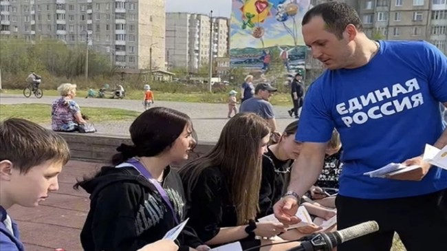 Monchegorsk’ta “Güvenli Yollar” ve “Güçlü Aile” parti projelerine dayanarak “Güvenli Yaz” kampanyası düzenlendi