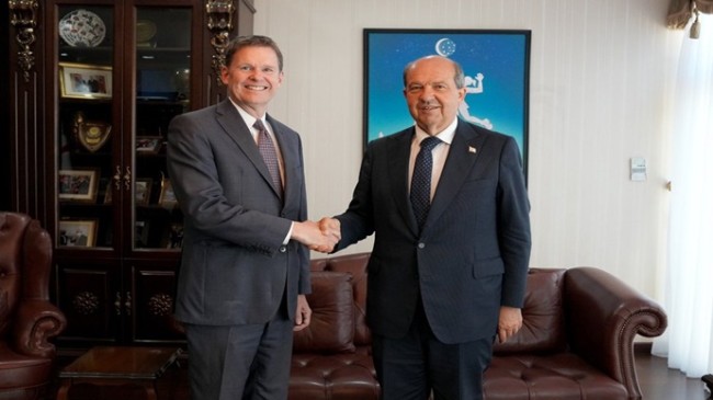 Cumhurbaşkanı Ersin Tatar, BM Genel Sekreteri’nin Kıbrıs Özel Temsilcisi Stewart’ı kabul etti