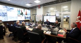 Millî Savunma Bakanı Hulusi Akar, Kara Kuvvetleri Harekât Merkezinde Pençe-Kilit Operasyonunu Takip Etti