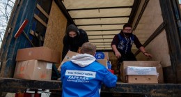 «Единая Россия» направила еще несколько большегрузов с гуманитарной помощью из регионов для жителей Донбасса