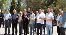 Cumhurbaşkanı Ersin Tatar, spor yazarı ve gazeteci Omaç Başat’ın 8. ölüm yıl dönümü nedeniyle Lefkoşa Kabristanı’ndaki anma törenine katıldı