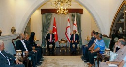 Cumhurbaşkanı Ersin Tatar, Sosyal Demokrasi Hareketi başkanı ve yönetim kurulu üyelerini kabul etti