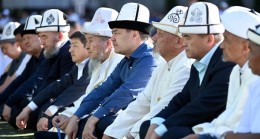 Президент Садыр Жапаров принял участие в айт-намазе по случаю Курман айта