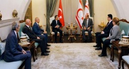 Cumhurbaşkanı Ersin Tatar, Eskişehir Tepebaşı Belediye Başkanı Ahmet Ataç ve meclis üyelerini kabul etti