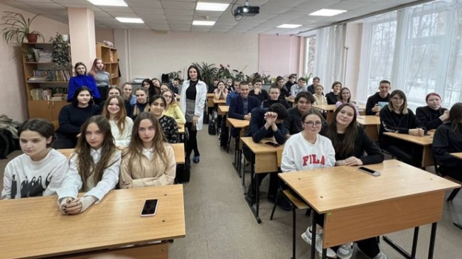 В Саратове «Единая Россия» провела для школьников лекцию по оказанию первой медицинской помощи