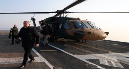 Millî Savunma Bakanı Hulusi Akar ve Beraberindeki TSK Komuta Kademesi, Anadolu Gemisini Ziyaret Ederek İnceleme ve Denetlemelerde Bulundu
